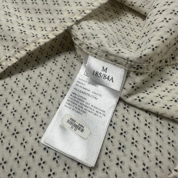 AllSaints Geometric Cream Black AOP Mens Medium Short Sleeve Button Shirt EUC - Picture 5 of 8